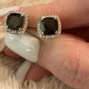 Sterling Silver Black Onyx Pierced Earrings🥰